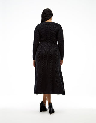 Tulip cable knit dress in noir